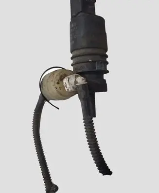 Volkswagen Polo IV 9N3 Windscreen/windshield washer pump 1J09737222 1K6955651 3122789