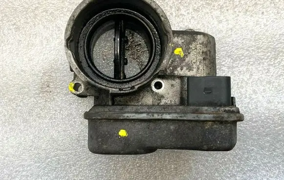 Volkswagen PASSAT B6 Throttle body valve 03G128063B