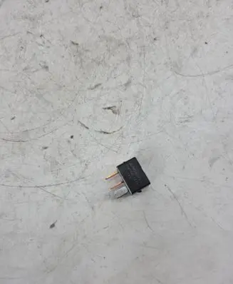 Mitsubishi Pajero Other relay MR502723