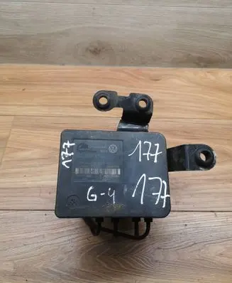 Volkswagen Golf IV ABS Pump 1C0907379C 00006061D3 10096003113