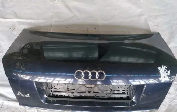 Audi A4 S4 B6 8E 8H Tailgate/trunk/boot lid melynas