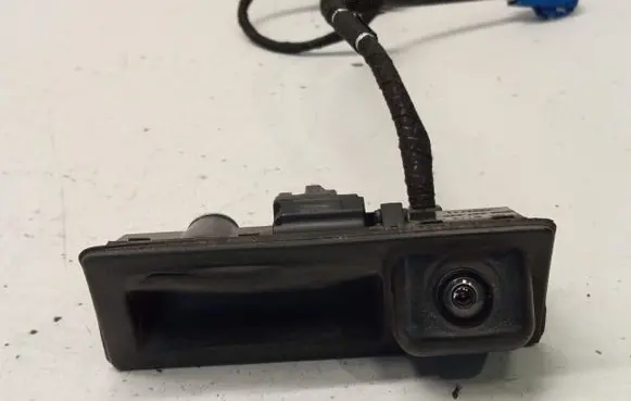 Volkswagen Touran II Tailgate handle with camera 6N0827566