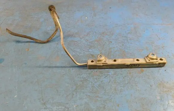 Toyota Prius (XW30) Fuel injector supply line/pipe 2381437060