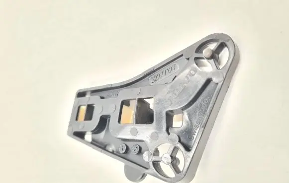 Volvo S60 Fender mounting bracket 32277127