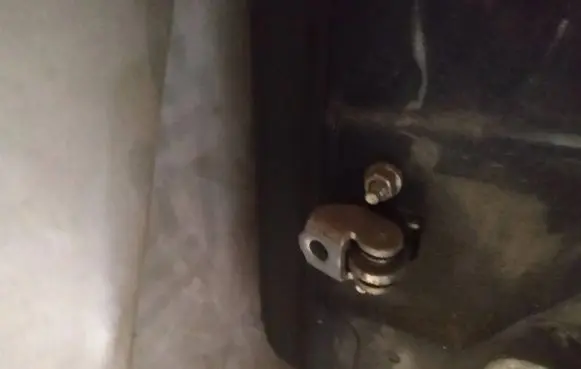 Opel Vectra C Rear door check strap stopper