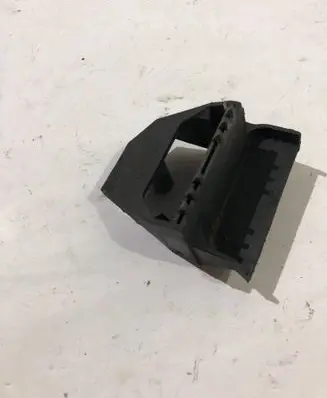 BMW 7 E38 Radiator mount bracket 17111737706