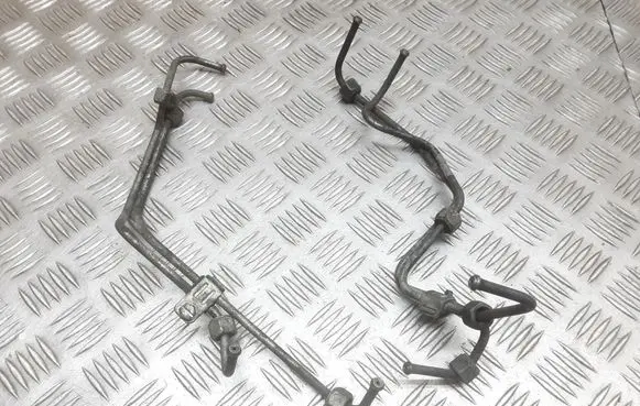 Opel Corsa C Fuel injector supply line/pipe 