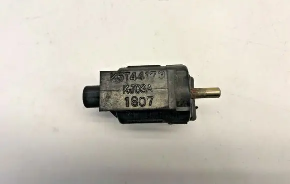Mazda 6 Vacuum valve K5T44173