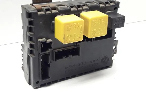 Alfa Romeo 156 Fuse module 46447809 A223