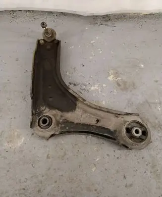 Renault Laguna III Front control arm 052F044D