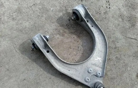 Mercedes-Benz E W211 Front lower control arm/wishbone