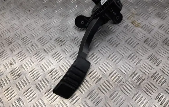 Ford Mustang VI Accelerator throttle pedal CR339F836BB