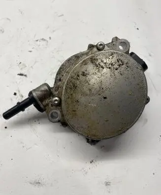 Ford Focus Vacuum pump 70379908