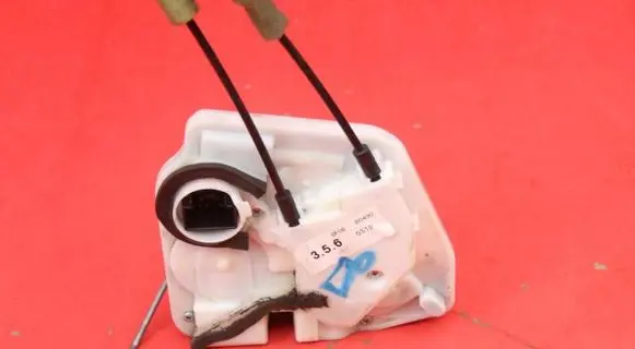 Mazda 6 Front door lock