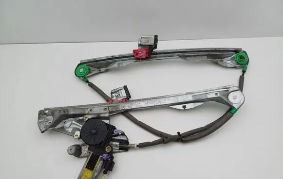 Ford Focus Front door window regulator with motor 