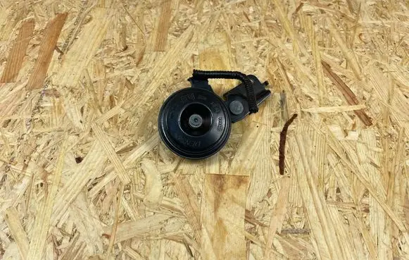 Toyota Yaris XP210 Horn signal 86560K0020