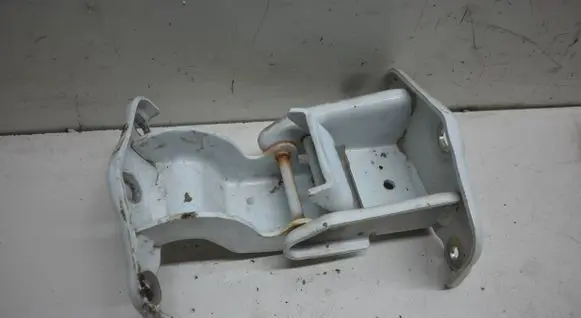 Opel Vivaro Loading door upper hinge 527428B