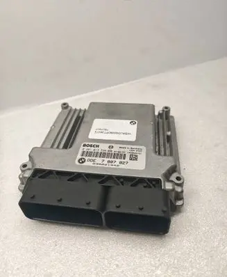 BMW 1 E81 E87 Engine control unit/module 7807827 013536 030021942