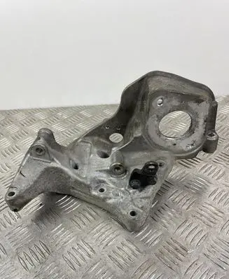Volvo XC90 Fuel pump bracket 31401103