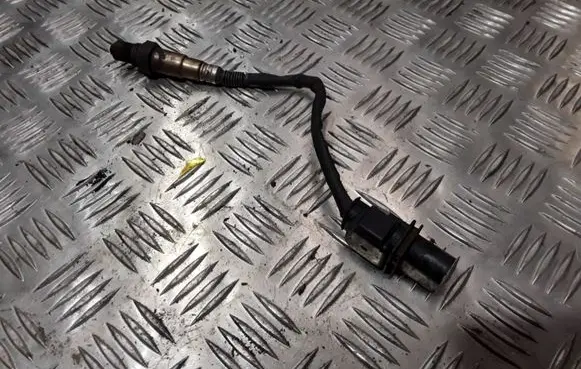 Volkswagen Golf V Lambda probe sensor 03C906262 0258007211