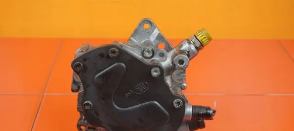 Volkswagen Touareg I Vacuum pump 070145209H BAC