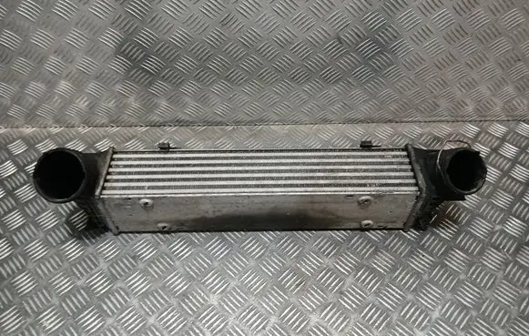 BMW 1 E81 E87 Intercooler radiator 7798788 32963991