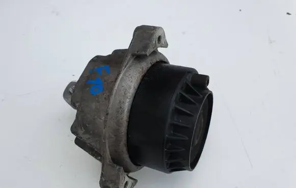 BMW 5 F10 F11 Engine mount bracket 6851266 68623513