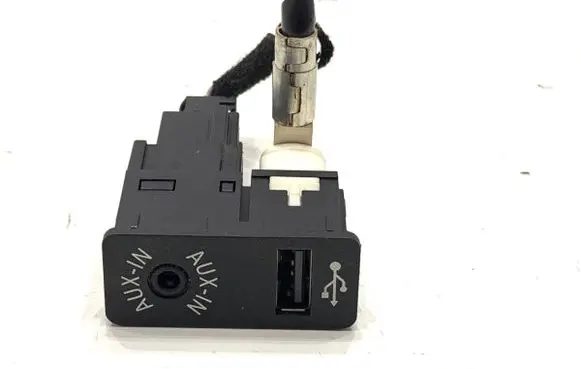 BMW 3 F30 F35 F31 USB socket connector 9229247