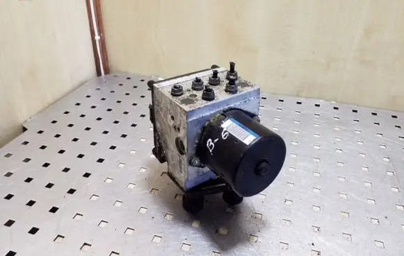 Volkswagen PASSAT B6 ABS Pump 3C0614109 16420301A 16420501