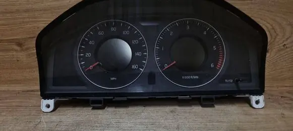 Speedometer (instrument cluster)