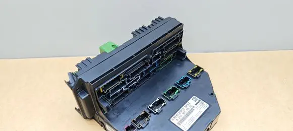 Mercedes-Benz C W204 SAM control unit A2129005822