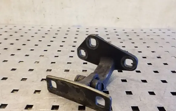 BMW X5 E53 Tailgate hinge 8402183