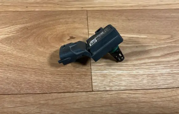 Volvo V70 Air pressure sensor 31303974 101022T0618C 0261230294