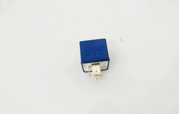 Audi A4 S4 B5 8D Other relay 8a0951253