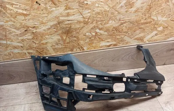 Mercedes-Benz E W211 Front bumper support beam A2118800652