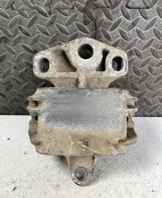 Ford Galaxy Engine mount bracket 7M3199555