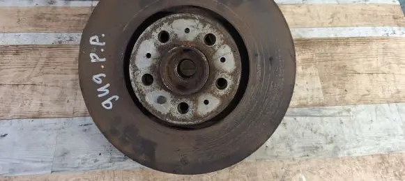 Volvo XC90 Front wheel hub