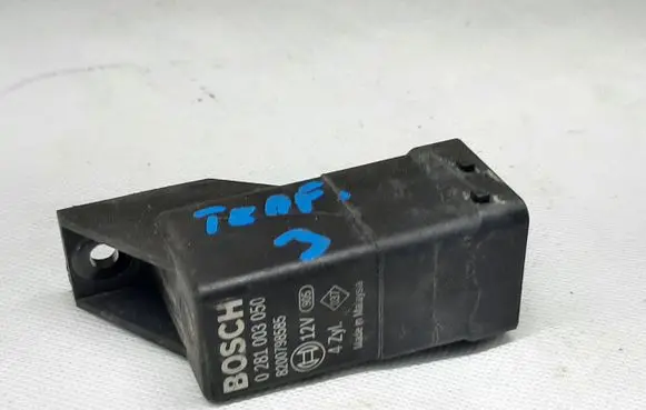 Renault Trafic III (X82) Glow plug pre-heat relay 8200798585