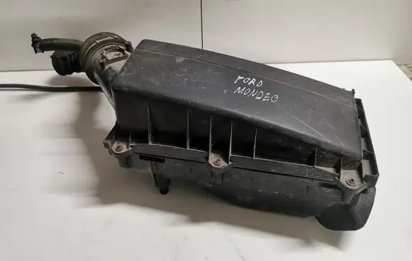 Ford Mondeo Mk III Air filter box 