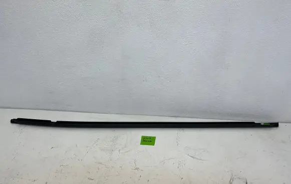 Skoda Enyaq iV Door glass trim 5L6839476C 20230907