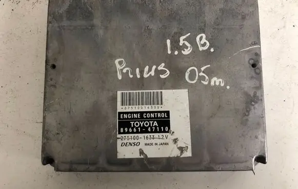 Toyota Prius (NHW20) Engine control unit/module 8966147110 2751001633