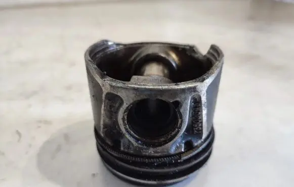 Piston