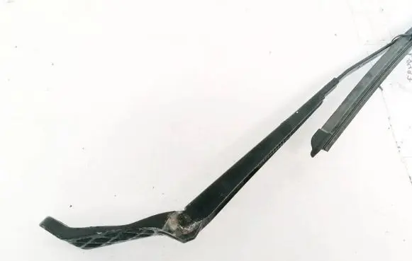 Front wiper blade arm