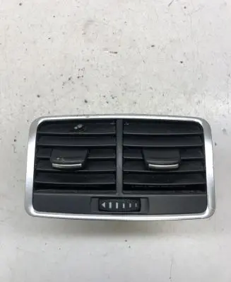 Rear air vent grill