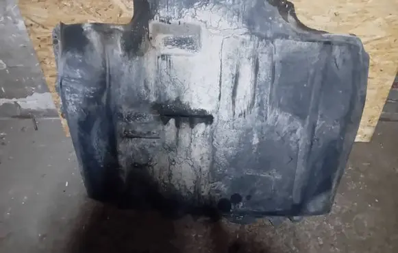 Volkswagen Caddy Engine splash shield/under tray