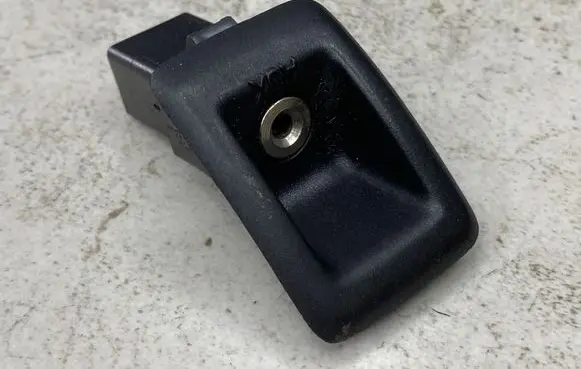 Volvo V70 AUX in-socket connector 30781155