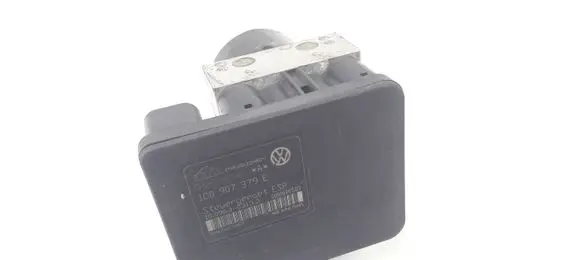 Volkswagen Golf IV ABS Pump 1C0907379E 1J0614517E