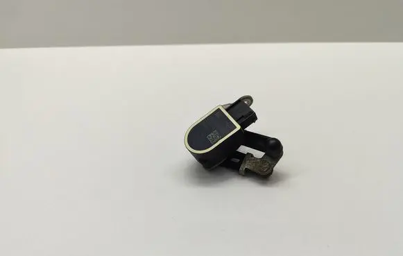 Headlight/headlamp level sensor
