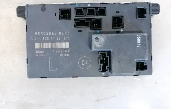 Mercedes-Benz E W211 Door control unit/module 2118701126