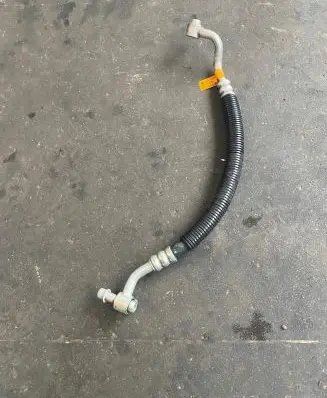 Jeep Grand Cherokee Air conditioning (A/C) pipe/hose 68230489AA